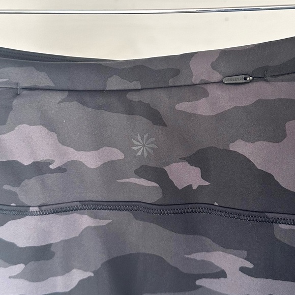 Athleta Match Point Supportive Athletic Skort w/ 5 Pockets in Black Camo Sz M - Picture 9 of 13